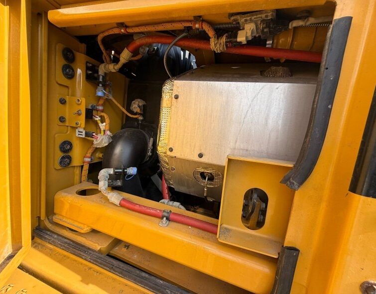 CATERPILLAR  826K **WASTE COMPACTOR**